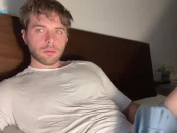 hot8pack01 — вебкам-модель онлайн на chaturbate