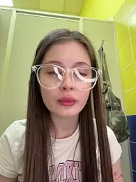 mmelicious — вебкам-модель онлайн на stripchat