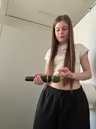 mmelicious — вебкам-модель онлайн на stripchat