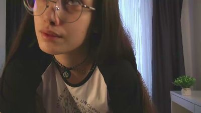 AlmedaLeos — Cam4 stream photo (Mar 2026)