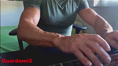 guardami2 — вебкам-модель онлайн на cam4