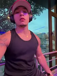 Horny_nick19 — вебкам-модель онлайн на stripchat
