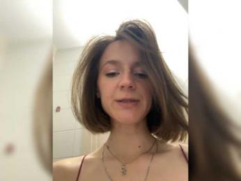 EllieTonee — вебкам-модель онлайн на bongacams
