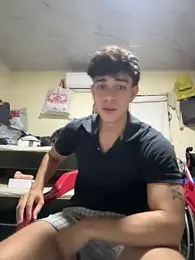 valdren_vylord — вебкам-модель онлайн на stripchat