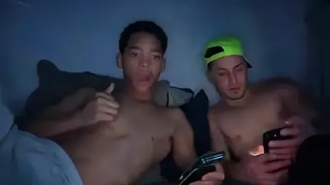 hot_shot_13 — вебкам-модель онлайн на stripchat