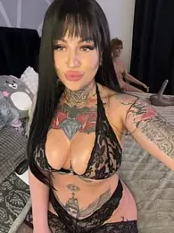 krysstal003 — Stripchat stream photo (Mar 2026)