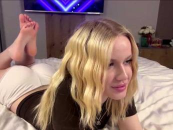 moonavelle — Bongacams stream photo (May 2026)
