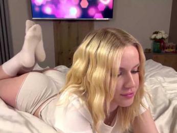 moonavelle — Bongacams profile photo