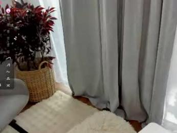 sassyt33n — вебкам-модель онлайн на chaturbate