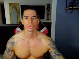 Uxio X — Flirt4free stream photo (Apr 2026)