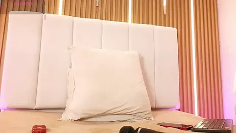 Dulcey_ — вебкам-модель онлайн на stripchat