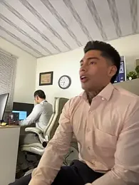 Dominiofit — вебкам-модель онлайн на stripchat
