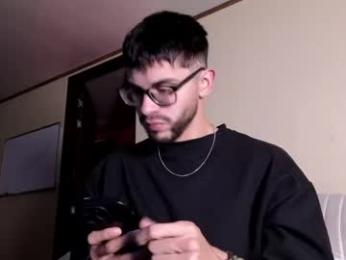 phantom_bigger1 — Chaturbate stream photo (Apr 2026)