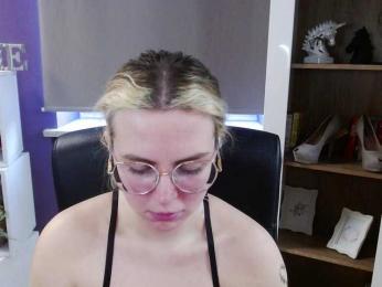 Soft-Zoey — bongacams