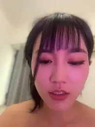 SLO-001 — Stripchat stream photo (Apr 2026)