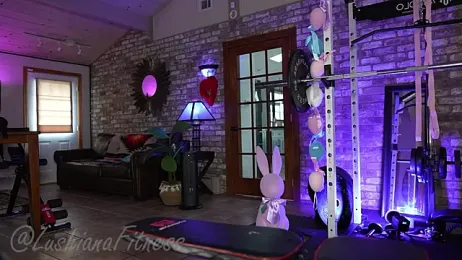 LushianaFitness — вебкам-модель онлайн на stripchat