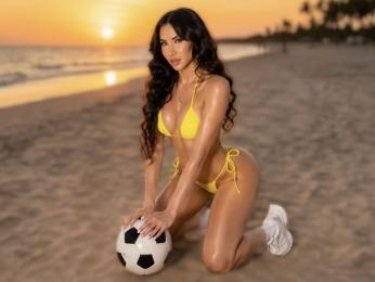 AnyaHills — вебкам-модель онлайн на livejasmin