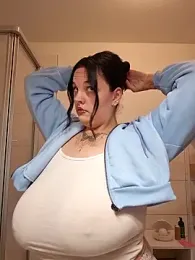 JUJUICY- — Stripchat stream photo (Jun 2026)