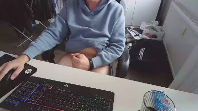 Aleex325 — Cam4 stream photo (Apr 2026)