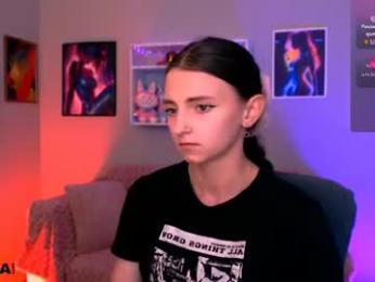 bella_dorn — вебкам-модель онлайн на chaturbate