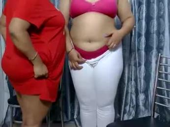 lesbian_cpl_threesome — вебкам-модель онлайн на chaturbate