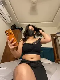 joya_baby — вебкам-модель онлайн на stripchat