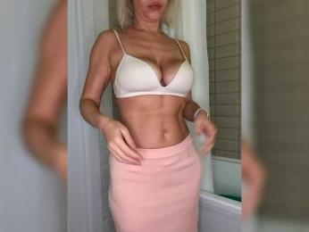 Hollena — вебкам-модель онлайн на bongacams