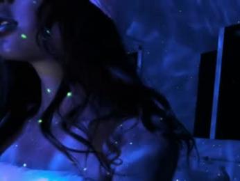 evagomez — вебкам-модель онлайн на chaturbate