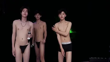 EXO-cbz — вебкам-модель онлайн на stripchat