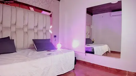 Isa_Little_Star — Stripchat stream photo (Apr 2026)