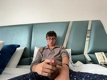 ItsJuanLuxxOficial — Stripchat stream photo (Jul 2026)