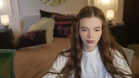 Zlata_Sky — вебкам-модель онлайн на stripchat