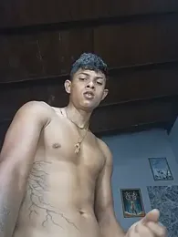 God_Eros_23cm — вебкам-модель онлайн на stripchat