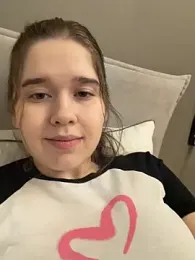 HornyGirlH — вебкам-модель онлайн на stripchat