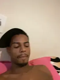 Guzdick — вебкам-модель онлайн на stripchat