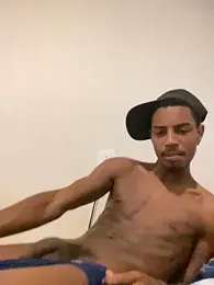 Guzdick — вебкам-модель онлайн на stripchat