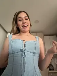 NicoleCut — вебкам-модель онлайн на stripchat