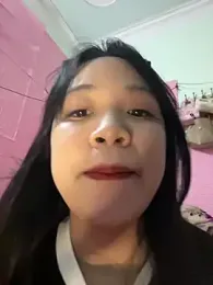 Leeeeiu — вебкам-модель онлайн на stripchat