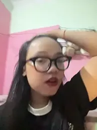 Leeeeiu — вебкам-модель онлайн на stripchat