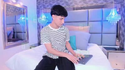 Taylor_Brooks_ — вебкам-модель онлайн на cam4