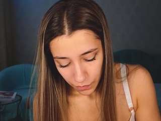 aura-18 — вебкам-модель онлайн на camsoda