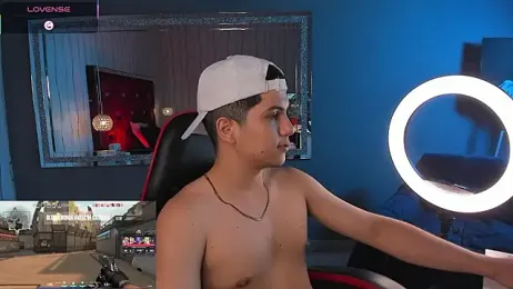 Brat_ — вебкам-модель онлайн на stripchat