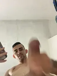 reyesj21 — Stripchat stream photo (Apr 2026)