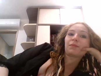 VivianLenz — вебкам-модель онлайн на bongacams