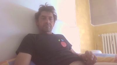 Bombasexiii85 — вебкам-модель онлайн на cam4