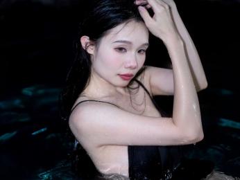 lingzi — вебкам-модель онлайн на livejasmin