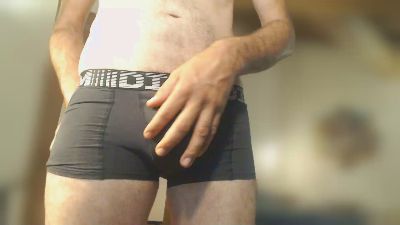 PlaisirsBi — вебкам-модель онлайн на cam4