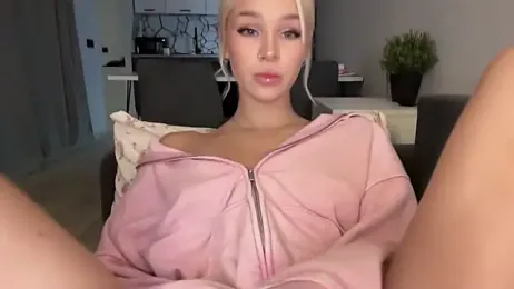ur_molly — Stripchat profile photo