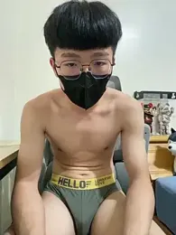 Allen111014 — вебкам-модель онлайн на stripchat