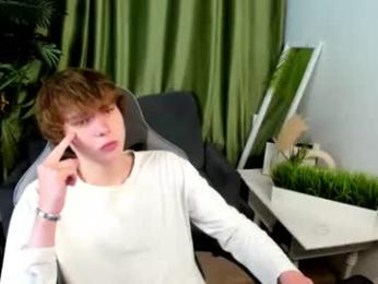 andyjey_ — вебкам-модель онлайн на chaturbate